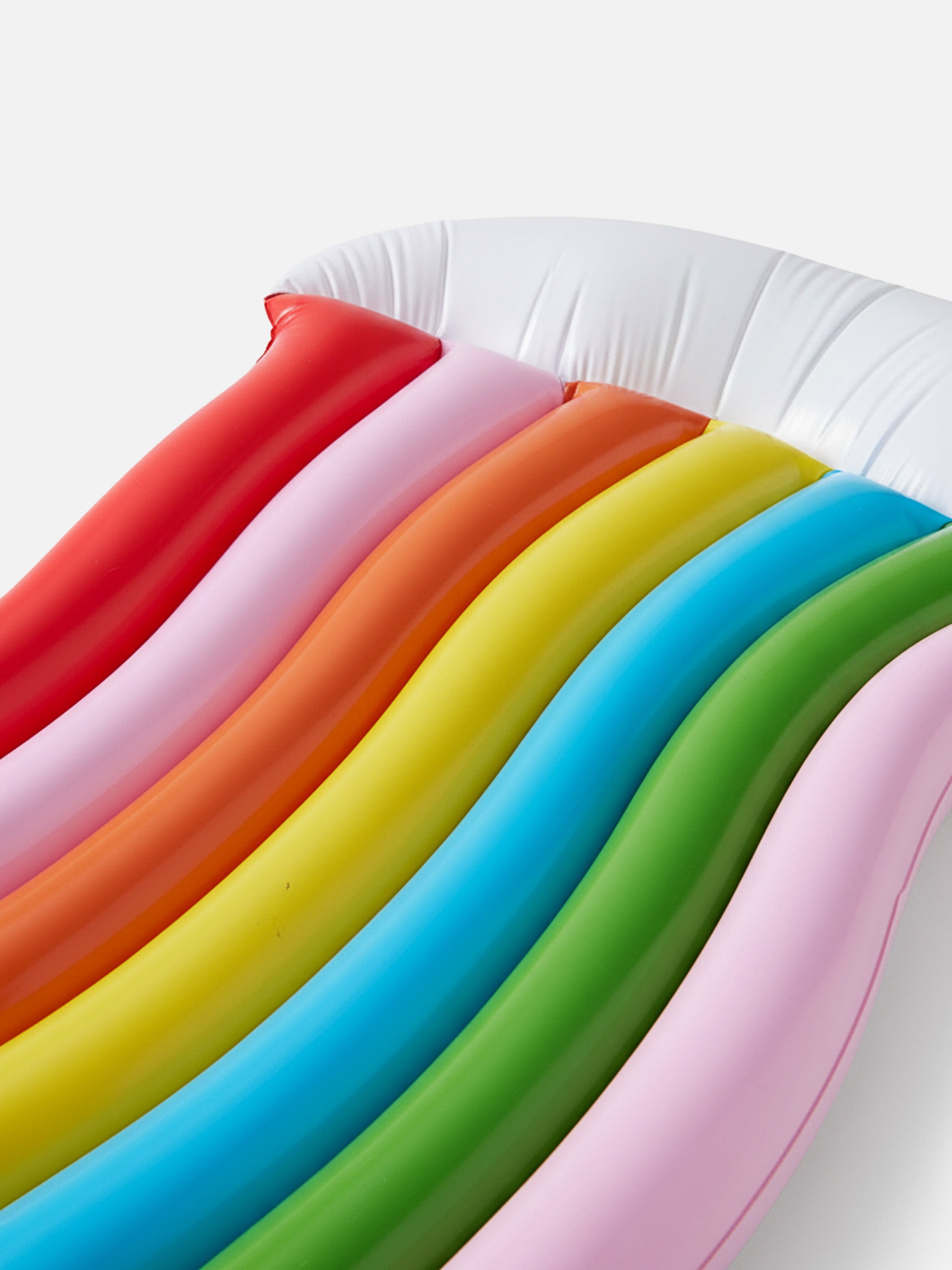 Galleggiante gonfiabile arcobaleno e nuvola